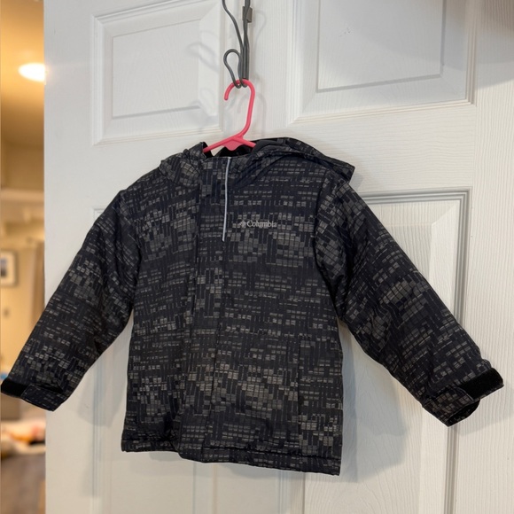 Columbia Toddler Winter Coat 3T Black Hooded Puffer Jacket Insulated - Picture 4 of 12